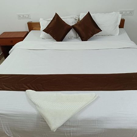 Hotel Atithi Grand Guwahati Dış mekan fotoğraf