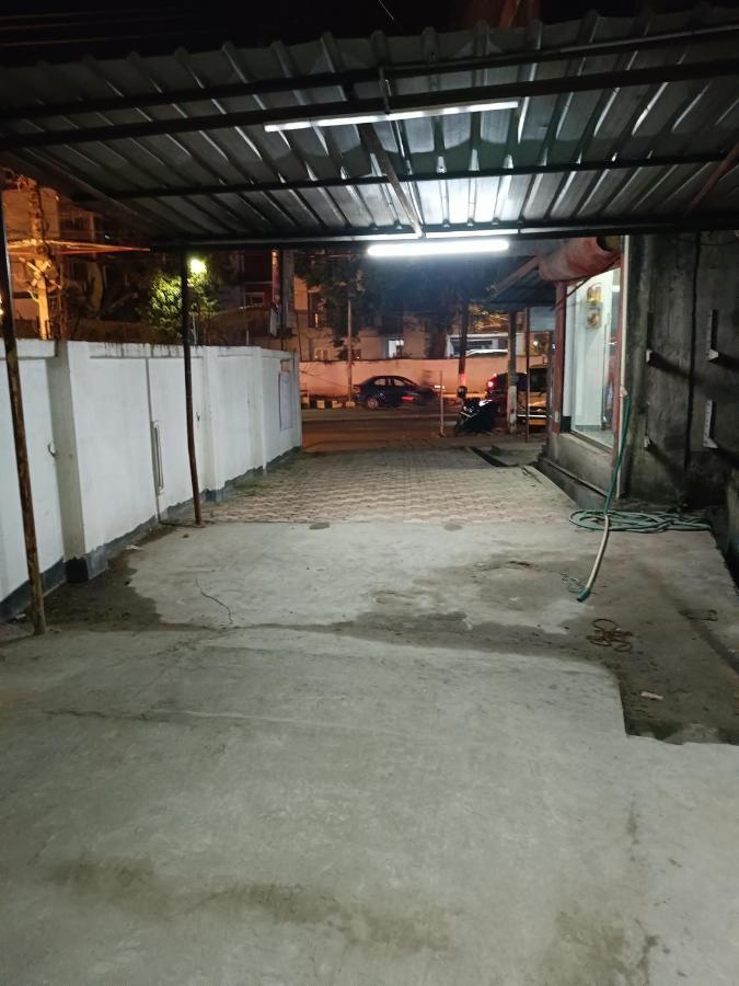 Hotel Atithi Grand Guwahati Dış mekan fotoğraf