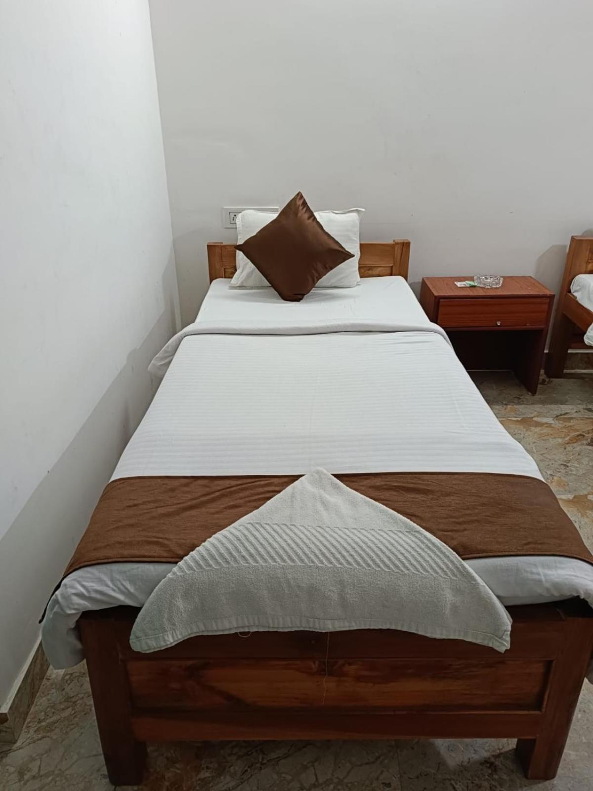 Hotel Atithi Grand Guwahati Dış mekan fotoğraf